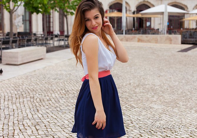 Dating Portuguese single woman: Jelica from Lisbon, 25 yo, hair color Brown